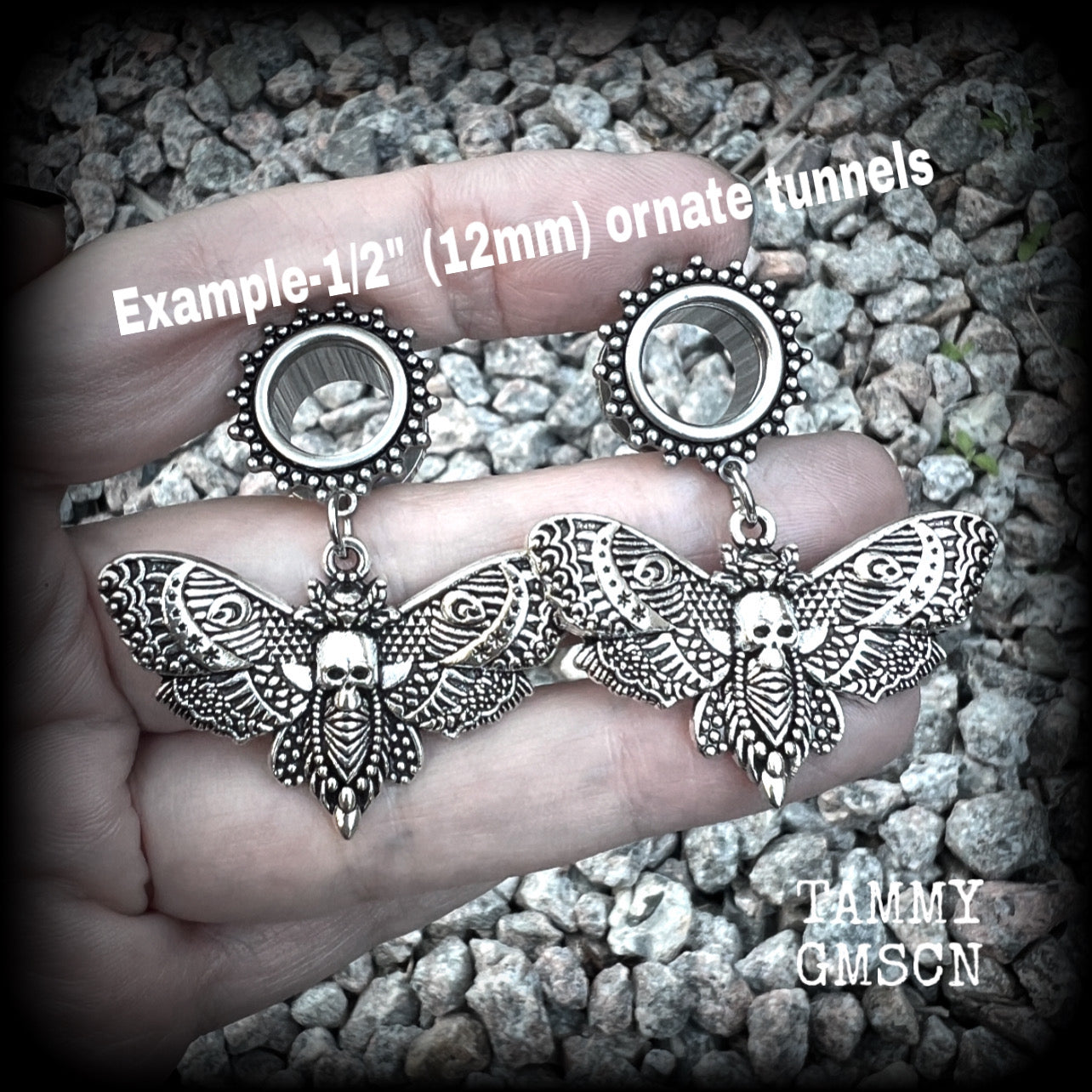These gorgeous tunnel dangles feature antique silver deathshead moth charms, are not too heavy, weighing in at 9 grams each and measure just over 4.5cms from tip to tip.

This pair have been made with 1/2” gauge (12mm) surgical steel screw fit ornate tunnels.
