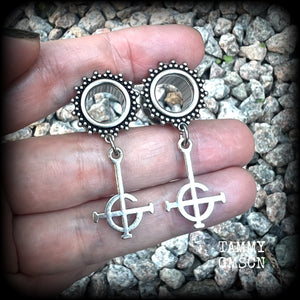 These gorgeous tunnel earrings feature antique silver Ghost Grucifix charms, weighing approx 6 grams each, and measuring approx 4.5cms from tip to tip.  This pair have been made on 1/2" (12mm) ornate surgical steel tunnels, suitable for stretched lobes.