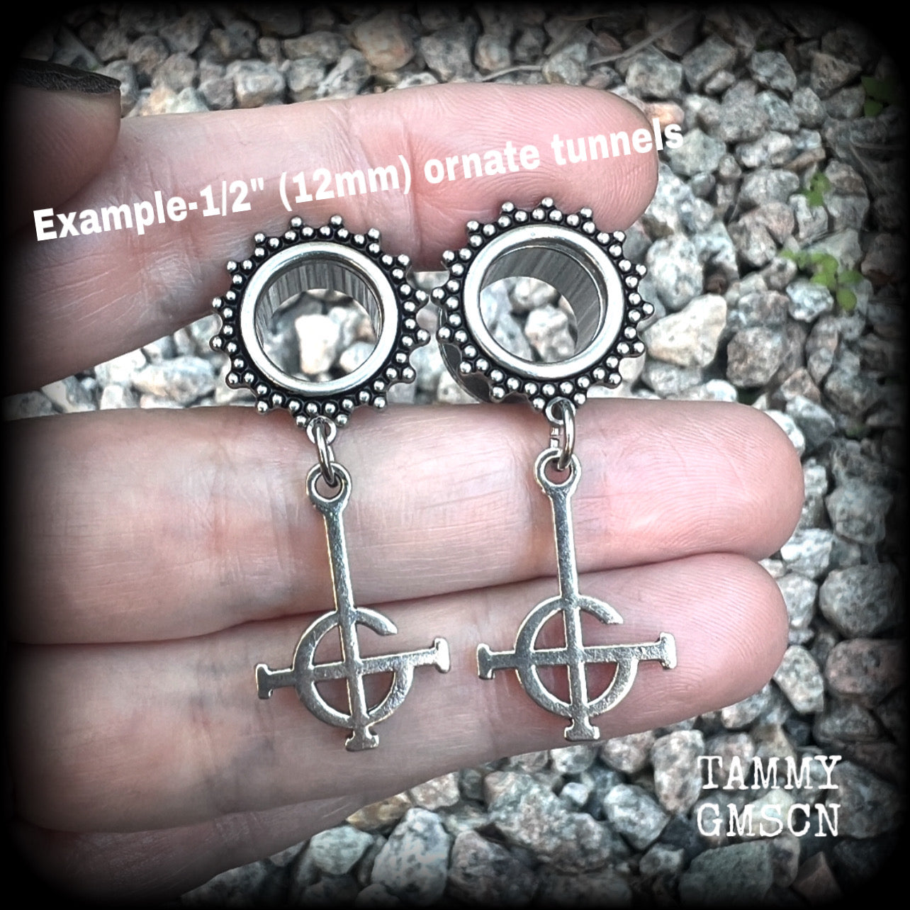 These gorgeous tunnel earrings feature antique silver Ghost Grucifix charms, weighing approx 6 grams each, and measuring approx 4.5cms from tip to tip.  This pair have been made on 1/2" (12mm) ornate surgical steel tunnels, suitable for stretched lobes.