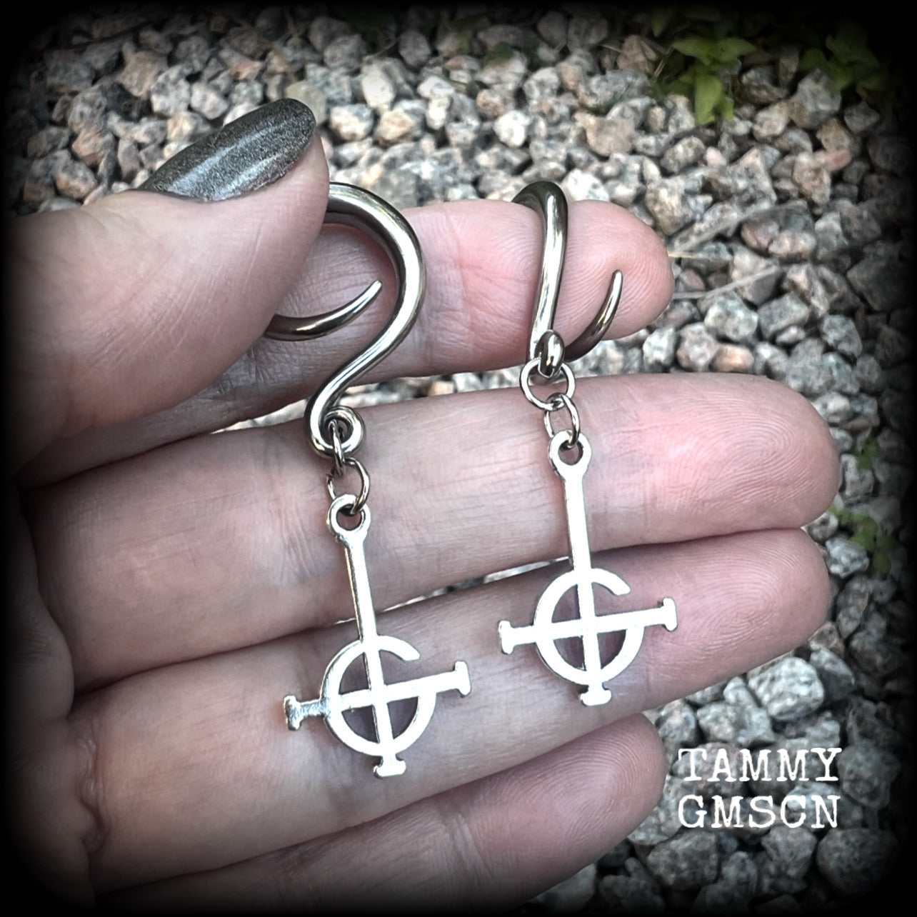 These awesome gauged earrings feature antique silver Ghost Grucifix charms, are nice and lightweight, weighing only 4 grams a piece, and nice and dangly at just on 5.5cms from tip to tip.  This pair has been made on 6 gauge (4mm) surgical steel full curl hooks, suitable for stretched lobes.