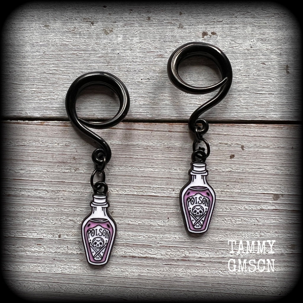 Poison bottle Love potion bottle Love spell Skull earrings Skull tunnels Tunnel earrings Tunnel dangles Halloween ear gauges Halloween gauged earrings Spell bottle Gothic jewelry Emo jewelry Spooky cute earrings Spooky earrings Cute tunnels Samhain