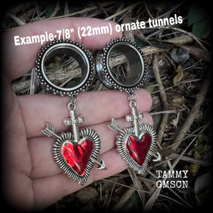 Red broken heart tunnel earrings-Punk tunnel earrings