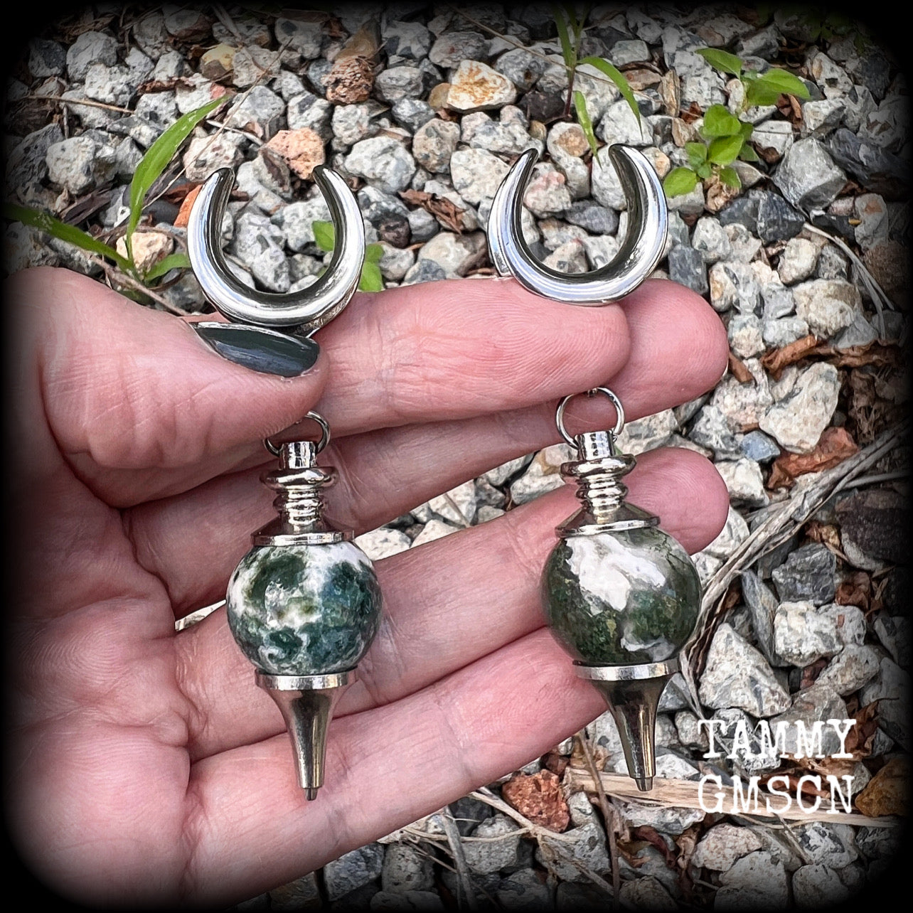 Moss jasper earrings Moss jasper ear hangers Moss jasper ear weights Moss jasper gauged earrings Cottagecore earrings Cottagecore jewellry Witchy Forestcore Forestpunk 6 g 2 gauge 0 gauge 00 gauge 12mm 14mm 16mm 19mm 22mm 25mm 28mm 30mm body jewelry