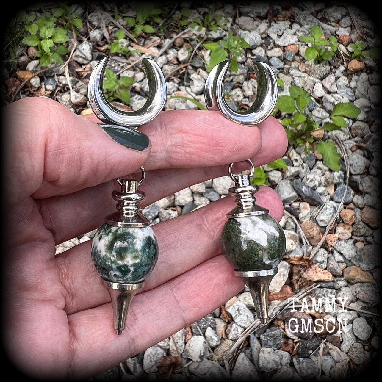 Moss jasper earrings Moss jasper ear hangers Moss jasper ear weights Moss jasper gauged earrings Cottagecore earrings Cottagecore jewellry Witchy Forestcore Forestpunk 6 g 2 gauge 0 gauge 00 gauge 12mm 14mm 16mm 19mm 22mm 25mm 28mm 30mm body jewelry