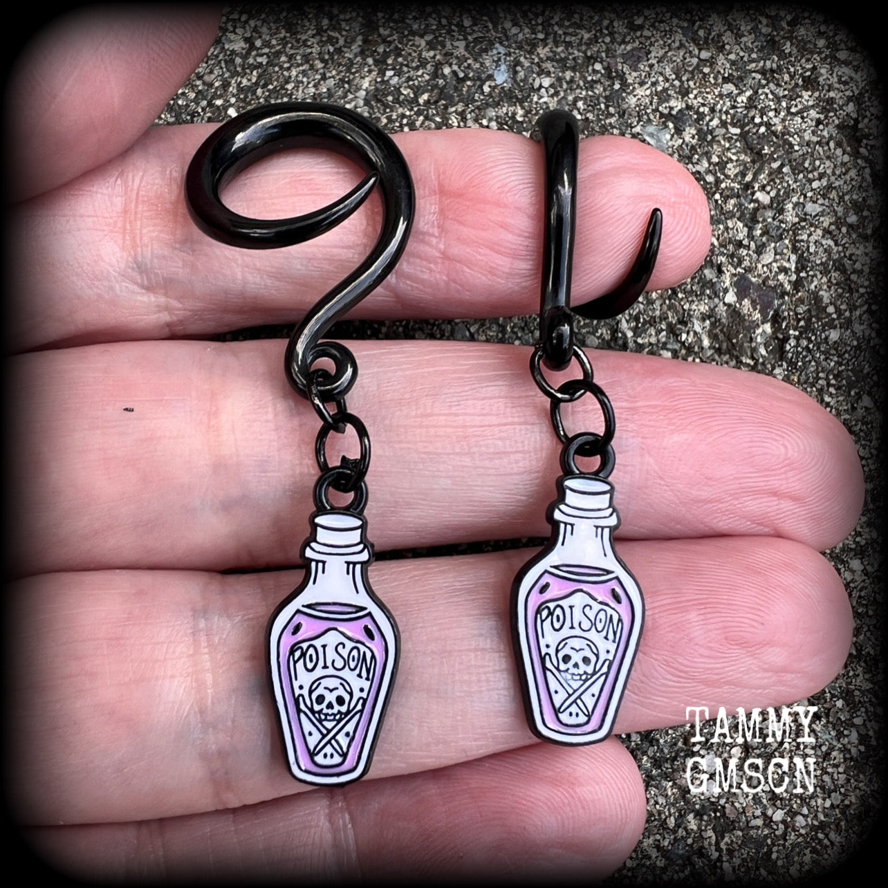 Poison bottle Love potion bottle Love spell Skull earrings Skull tunnels Tunnel earrings Tunnel dangles Halloween ear gauges Halloween gauged earrings Spell bottle Gothic jewelry Emo jewelry Spooky cute earrings Spooky earrings Cute tunnels Samhain