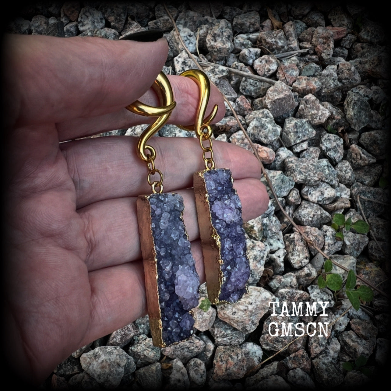 Featuring gorgeous purple druzy and antique gold crystals, these unique gauged earrings measure approx 8cms from tip to tip, and weighing approx 15 grams each.  This pair have been made on 2 gauge (6mm) titanium coated surgical steel full curl hooks, for stretched lobes.