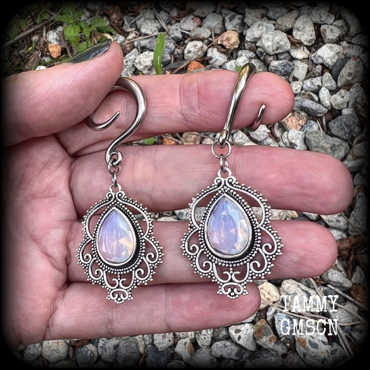 Moonstone ear weights 6 gauge ear weights  Gauged earrings Body jewelry Gemstone ear gauges Gemstone tunnel dangles Gemstone plugs Gauges Stretched lobes Gemstone ear weights  Gauged ears 4mm 6mm 8mm 10mm 12mm 14mm 16mm 19mm 22mm 25mm 28mm 30mm