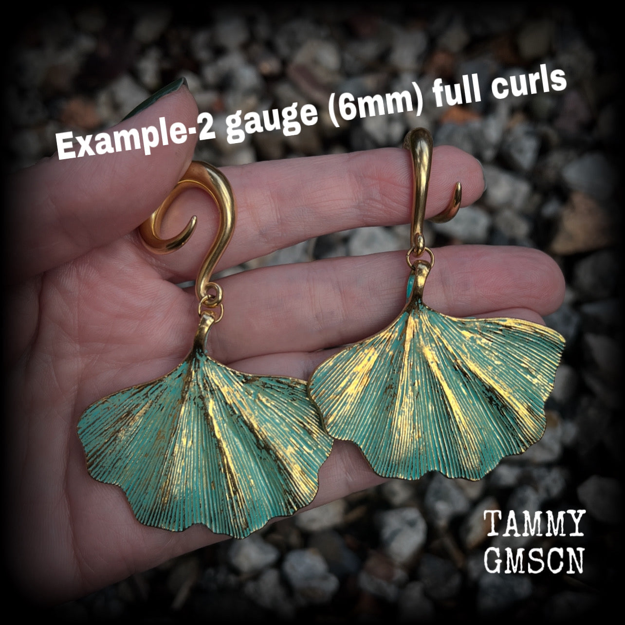 These gorgeous ear hangers feature beautiful big Ginkgo biloba leaves, measuring just under 8 cms from tip to tip, and weighing approx 15 grams.
