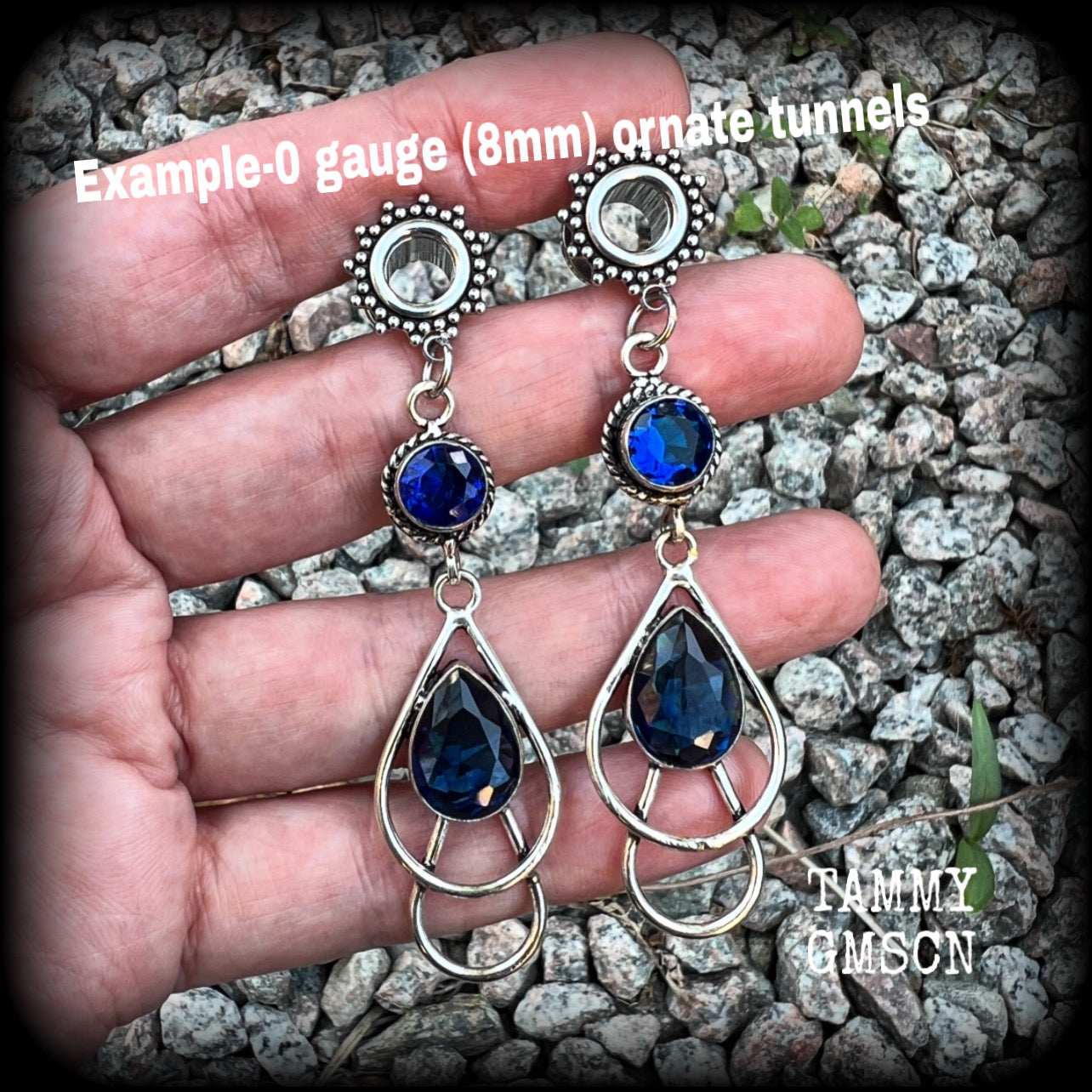These gorgeous boho tunnel earrings have been made with beautiful blue topaz gemstones in an antique silver setting, are light weight-weighing approx 9 grams each and measure just over 6cms from tip to tip.

These tunnel dangles have been made with 0  gauge (8mm) ornate stainless steel screw fit tunnels.
