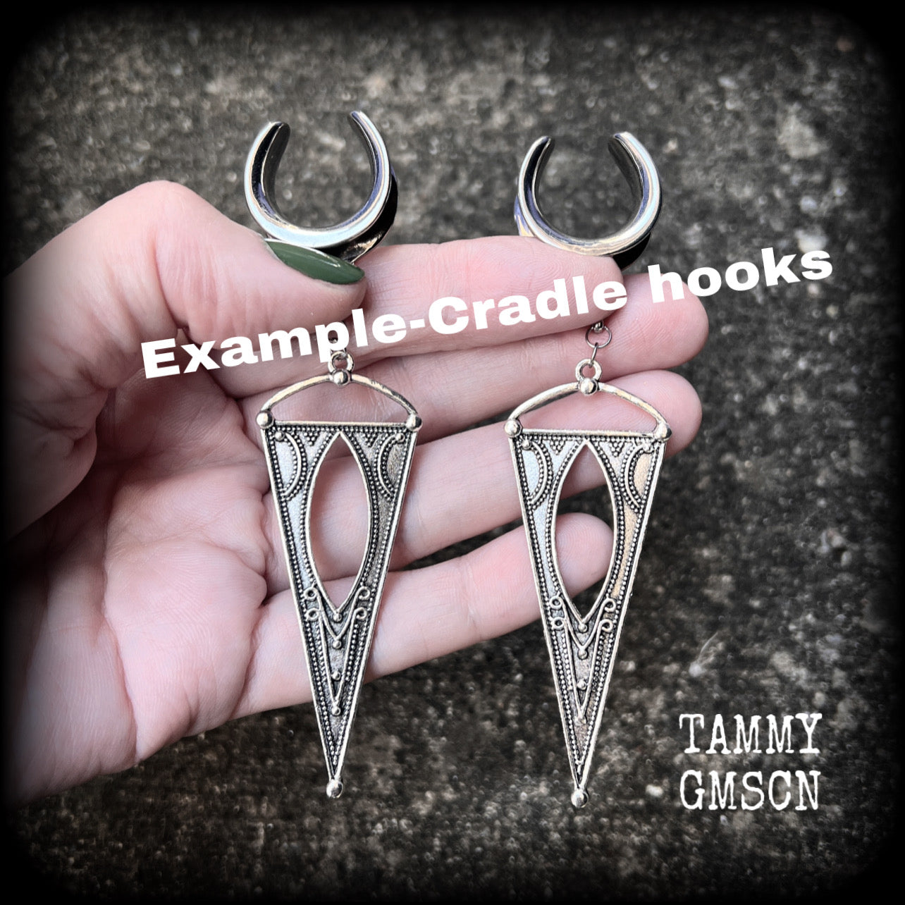 Gothic ear hangers 