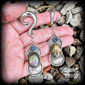 Labradorite gauges