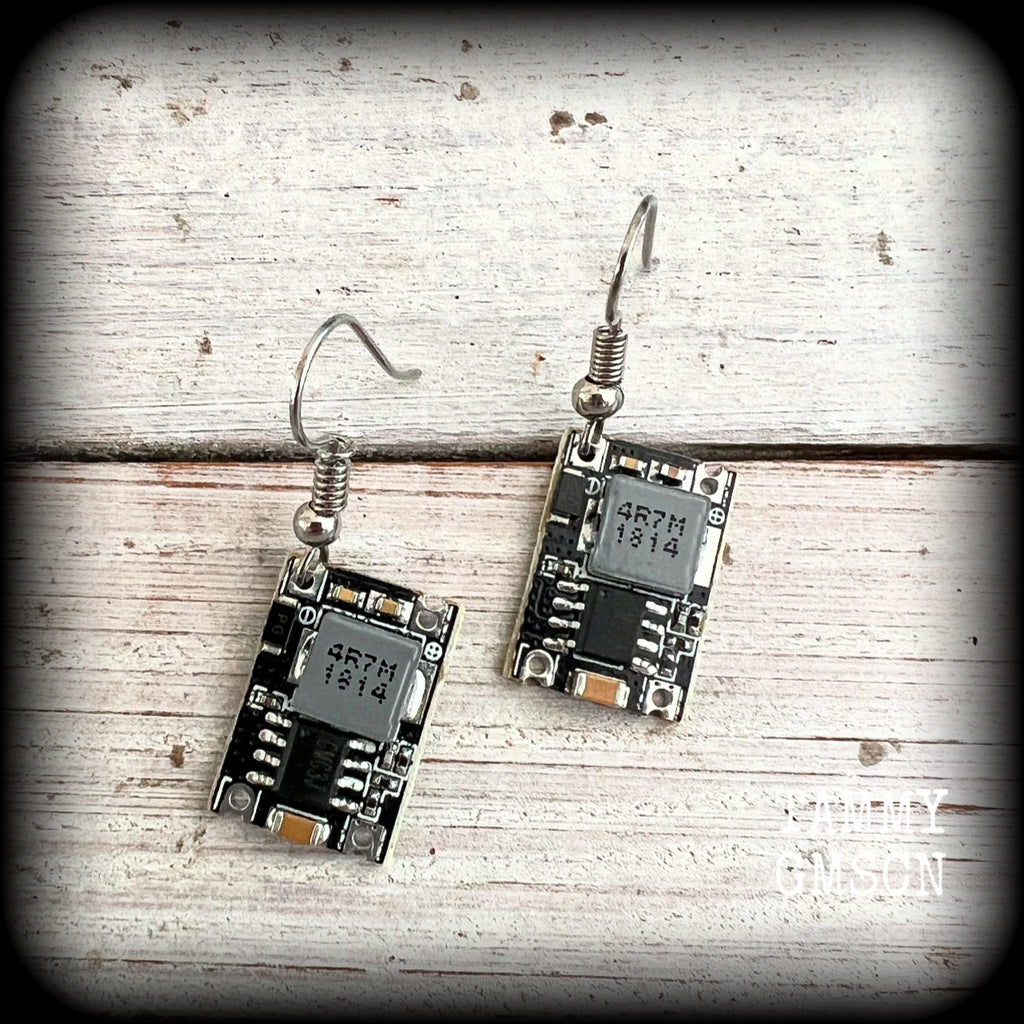 These awesome black and grey circuit board earrings measure just on 3cms from tip to tip, and weigh only 2 grams each, these are lovely and lightweight and not too dangly.

This pair has been made on stainless steel french hooks, to be worn in pierced ears.