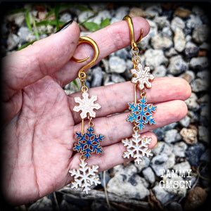 Snowflake earrings Snowflake gauged earrings Ear gauges Ear hangers Stretched lobes Gauged ears Geometric earrings Geometric jewelry Yuletide Winster Solstice Body jewelry Christmas jewelry 4mm 6mm 8mm 10mm 12mm 14mm 16mm 19mm 22mm 25mm 28mm 30mm