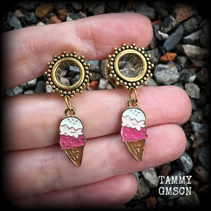 These adorable tunnel earrings feature cute ice cream cones, weighing only a few grams a piece, and measuring in at just over 4cms from tip to tip.

This pair has been made with 0 gauge (8mm) surgical steel screw fit tunnels, to be worn in stretched lobes.