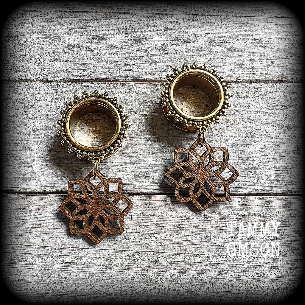 These boho tunnel earrings feature delicate wood mandala charms, are lovely and light weight at approx 8 grams each and measure just on 5 cms from tip to tip.
This pair has been made with 5/8" (16mm) gauge ornate surgical steel screw fit tunnels-for stretched lobes.