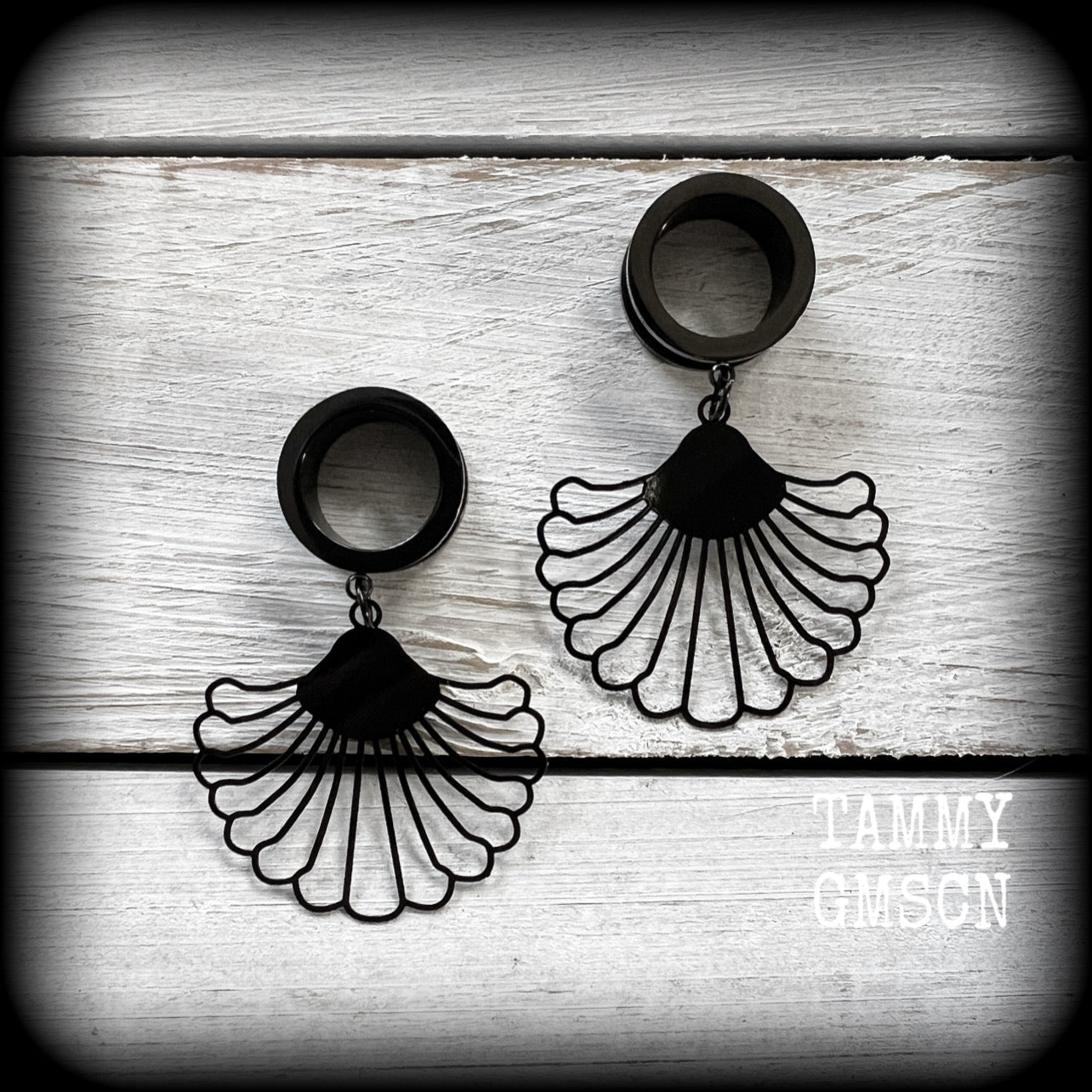 Aphrodite art nouveau tunnel earrings