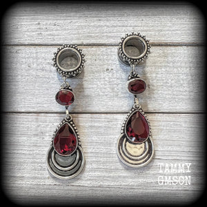 Garnet tunnel earrings 