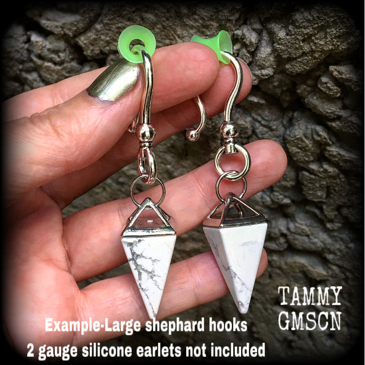 Gemstone tunnel earrings 