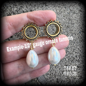 12 mm tunnels Shell body jewelry Pearl jewelry Pearl earrings Pearl tunnel earrings Shell ear hangers Mother of Pearl gauged earrings Sea Hag jewellery 