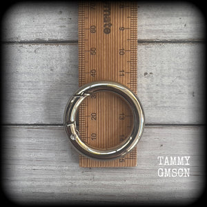 DIY snap rings for tunnel earrings-0 gauge