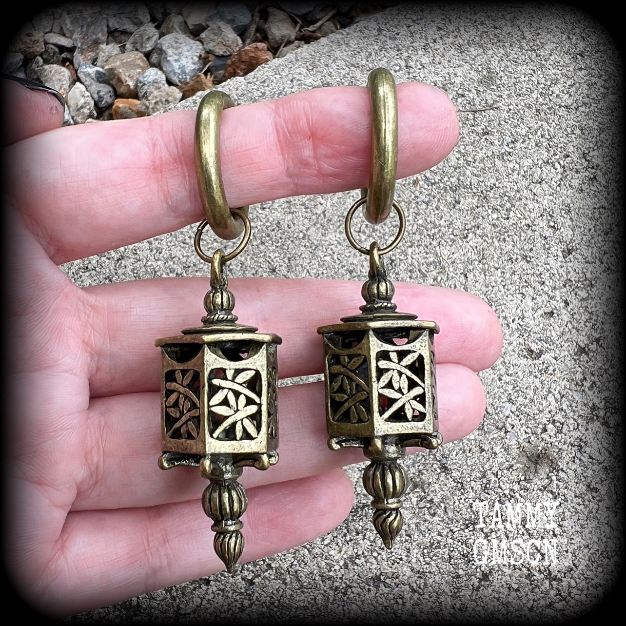 Tunnel earrings 