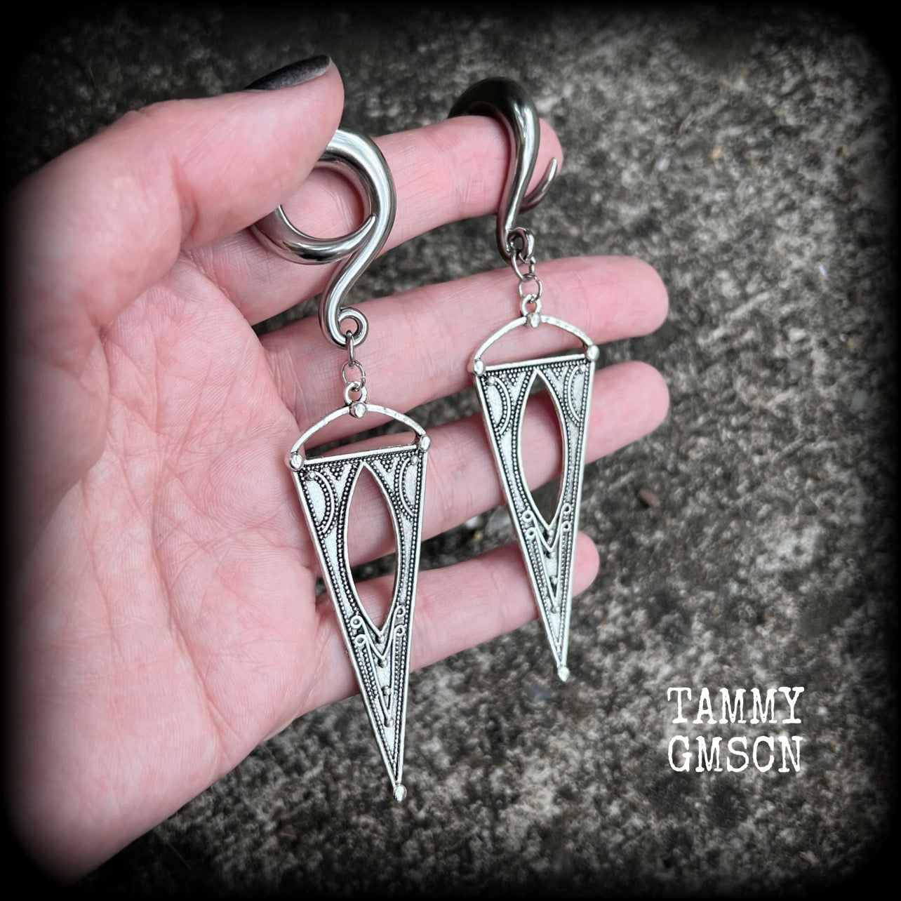 Gothic ear hangers 