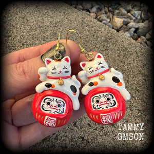 Maneki Neko earrings Happy Cat earrings Japanese cat earrings Daruma earrings Japanese jewelry Beckoning Cat Kawaii earrings Pierced ears