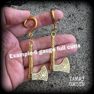 These awesome antique gold viking axe gauged earrings measure just under 8cms from tip to tip, weigh approx 10 grams each.
This pair have been made on 6 gauge (4mm) surgical steel full curl hooks, to be worn in stretched lobes.