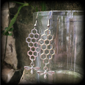 Bee and beehive earrings-Hexagon earrings.