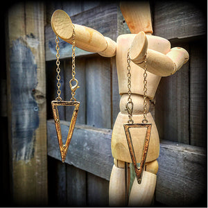 Triangle tunnel earrings 