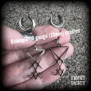 00 gauge ear hangers