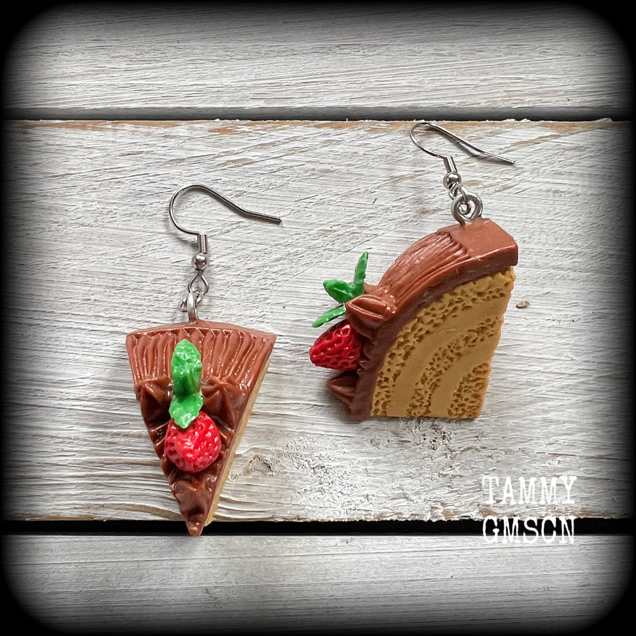 Chocolate cake earrings-Food jewelry