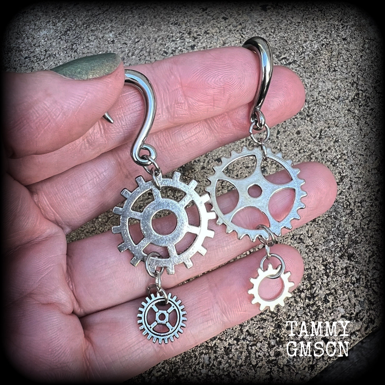 Cog ear gauges-Steampunk gauged earrings