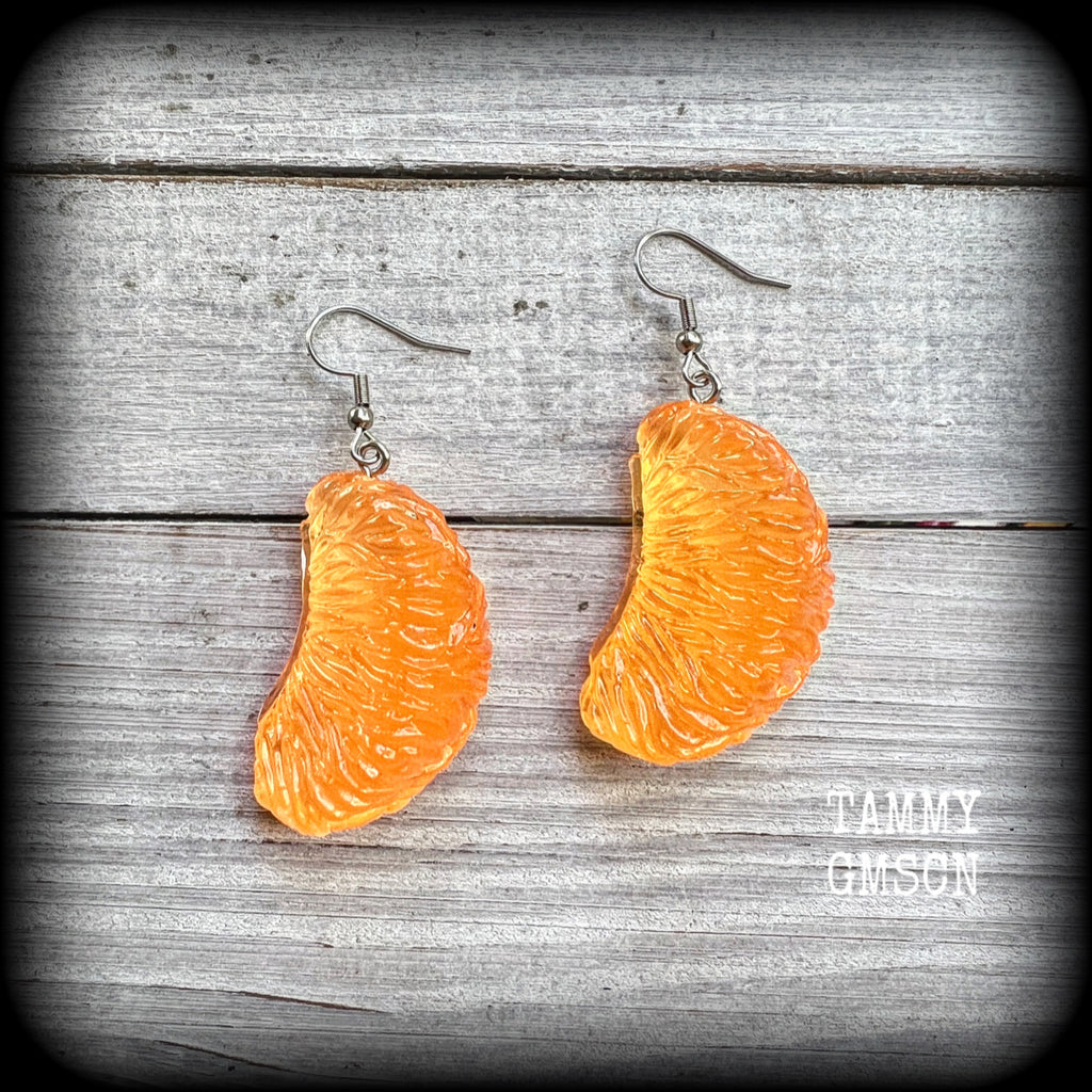 Orange earrings Fruit earrings Fruit salad earrings Orange segment earrings Vegan earrings Orange slice Pierced ears Ear gauges Tunnels Plugs Retro earrings Kitsch earrings
