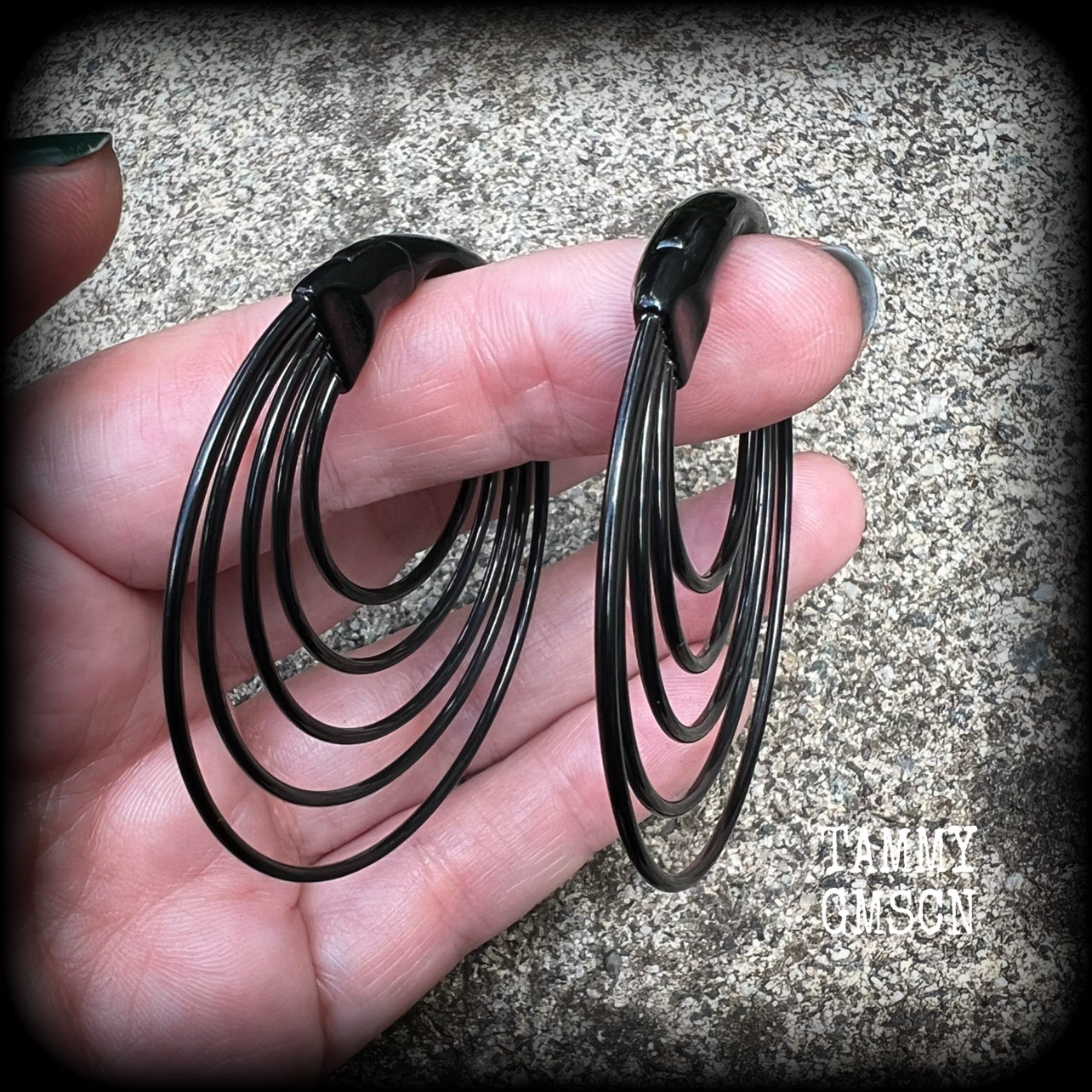 Hoops tunnel earrings Hoop gauges Hoop earrings Tunnel hoops Hoop tunnels Geometric gauged earrings Ear hangers Ear gauges Stretched ears Stretched lobes Magnetic earrings Clickers