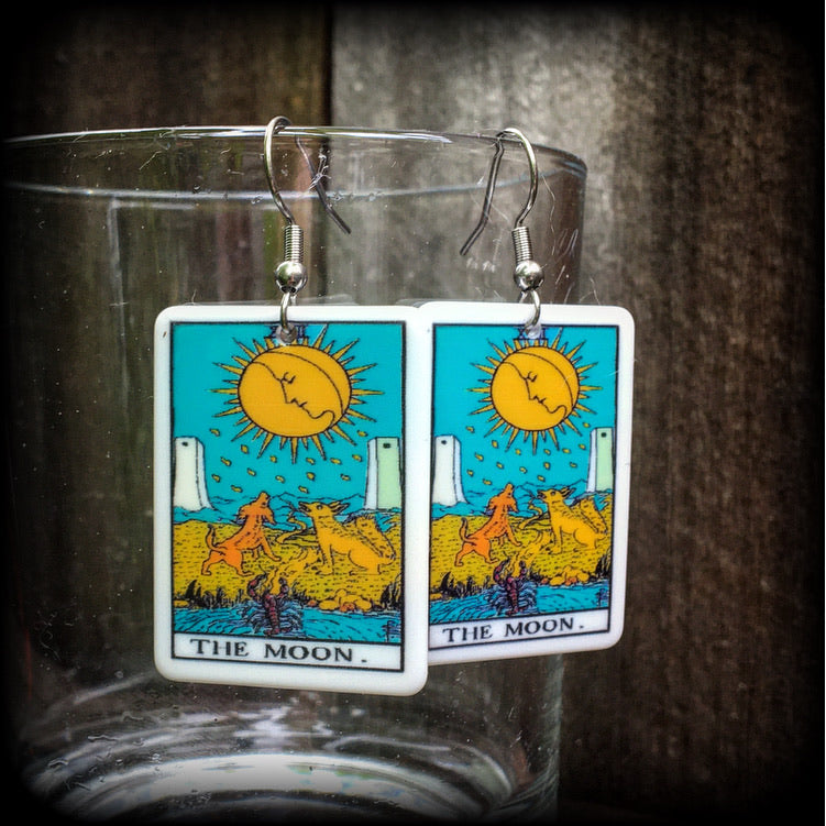 Tarot card earring 