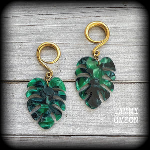 Monstera leaf gauged earrings Palm leaf ear hangers 6 gauge ear weights Leaf ear gauges Body jewelry 6g 2g 0g 00g 1/2" 9/16" 5/8" 3/4" 7/8" 1" 1.10" 1.18" Stretched ears Stretched lobes Gauged ears Tunnel earrings Tunnel dangles Cottagecore Fairycore