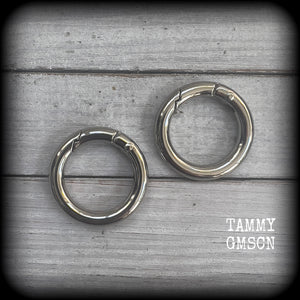 DIY snap rings for tunnel earrings-0 gauge