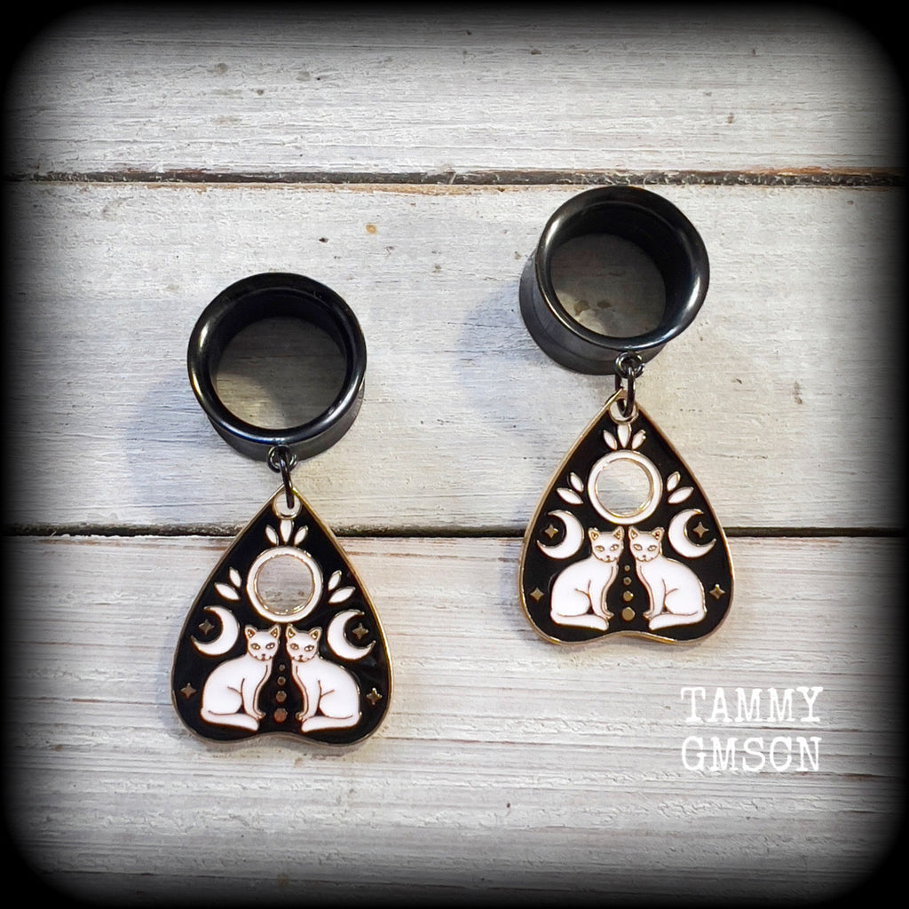 Ouija planchette earrings 16mm tunnel earrings Ouija jewelry Cat planchette Body jewelry Gauged earrings 6g 4g 2g 0g 00g 12mm 14mm 16mm 19mm 22mm 25mm 28mm 30mm Cat jewelry Crazy cat lady Black Friday Witchy jewelry Coven jewelry Tunnel dangles