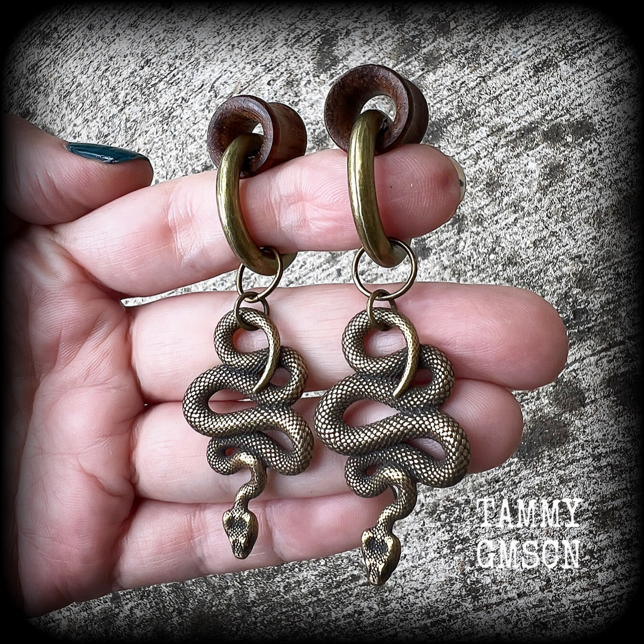 Snake ear hangers