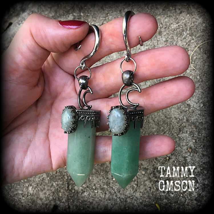 These gorgeous gemstone gauged earrings have been made with beautiful chunky seafoam aventurine and labradorite gemstone points, measuring just under 10 cms from tip to tip, and weighing approx 31 grams each.
These earrings have been made on 6 gauge (4mm) surgical steel full curl hooks, suitable for stretched lobes.