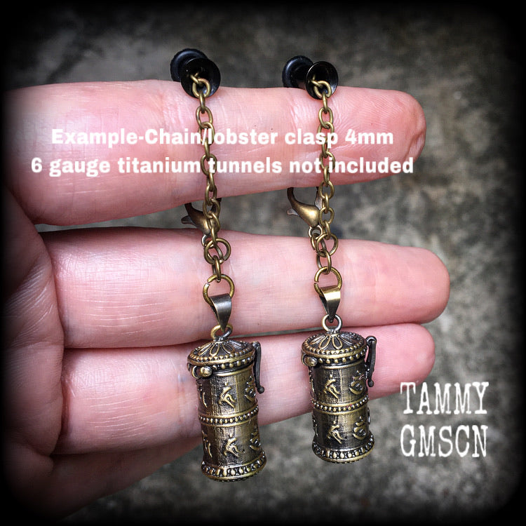 Tunnel earrings