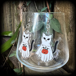 Ghost cat earrings Ghost earrings Jack o' lantern earrings Halloween earrings Spooky cute earrings Supernatural Spectre Ghost hunting Truck or treat Spooky earrings Halloween jewelry Cute earry Tunnels Plugs Ear gauges Gauged ears Pierced ears