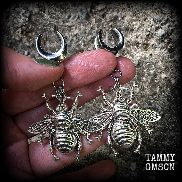 Silver bee earrings 