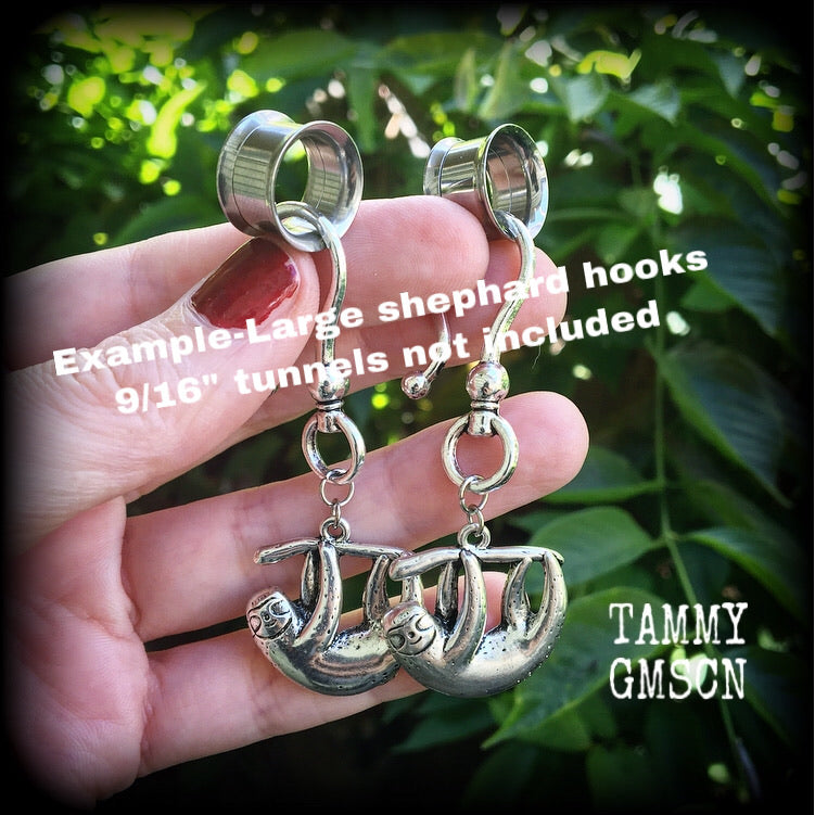 2 gauge ear hangers 