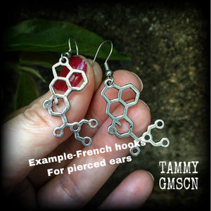 LSD molecule earrings Molecules earrings Molecule jewelry Acid earrings Trip earrings Acid trip Rave Doof doof jewelry Psychedelics earrings Music earrings Lucy Lucy in the sky with diamonds Tunnels Pierced Ear gauged Stretched ears Body jewelry 