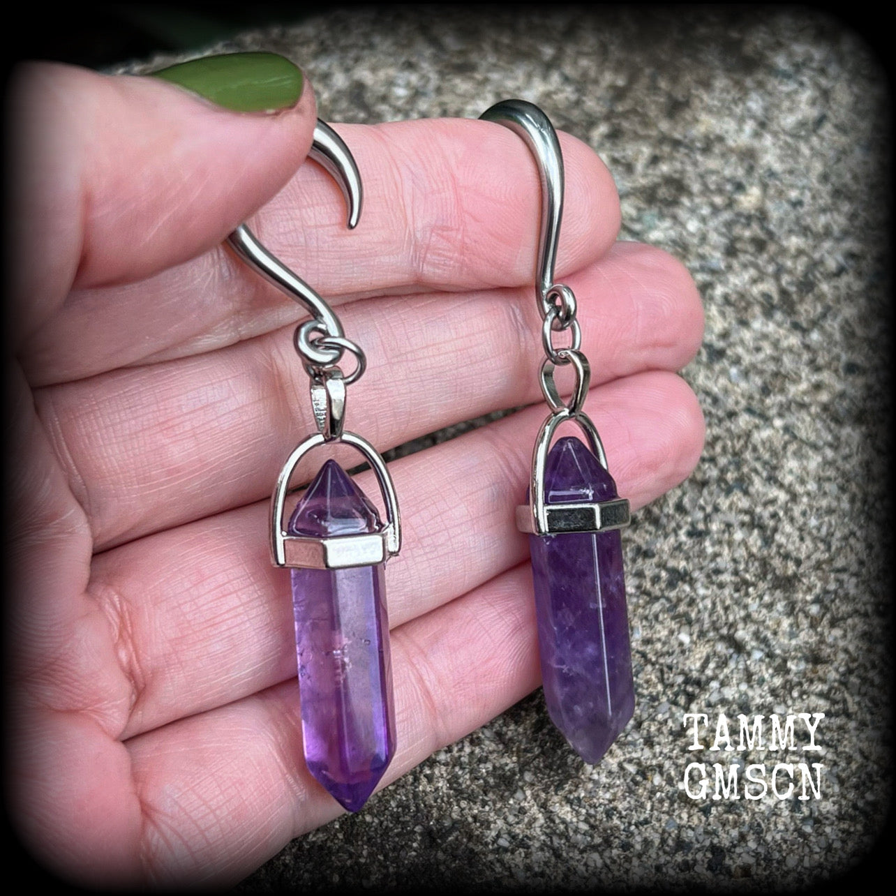 Amethyst gauged earrings Amethyst ear weights 6 gauge ear weights Gemstone ear hangers Body jewelry 6g 2g 0g 00g 1/2” 9/16” 5/8” 3/4” 7/8” 1” 1.10” 1.18” Ear gauges Stretched ears Stretched lobes Purple gemstone earrings Cottagecore Fairycore 