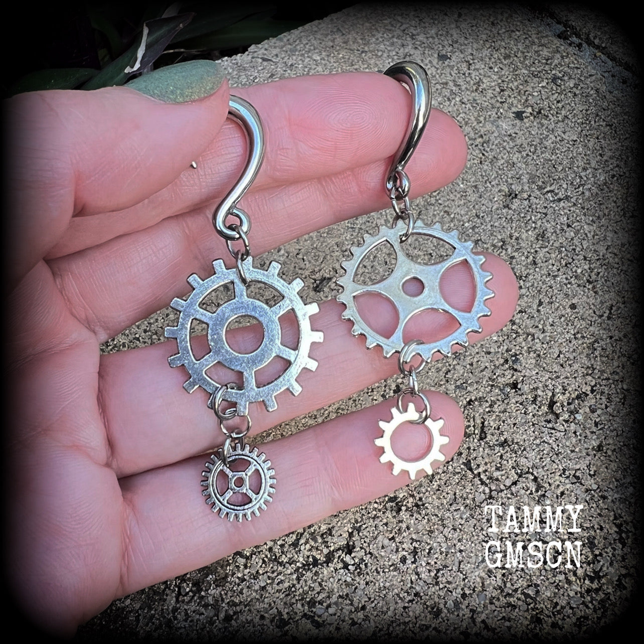 Cog ear gauges-Steampunk gauged earrings