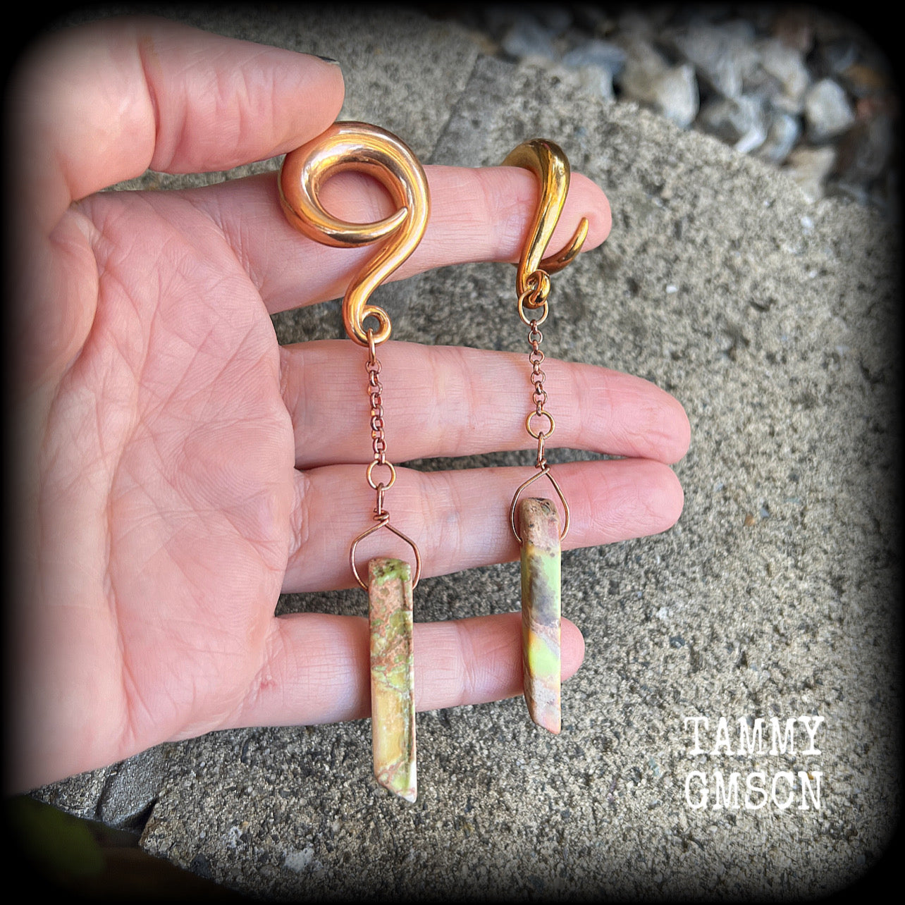 Gemstone ear weights