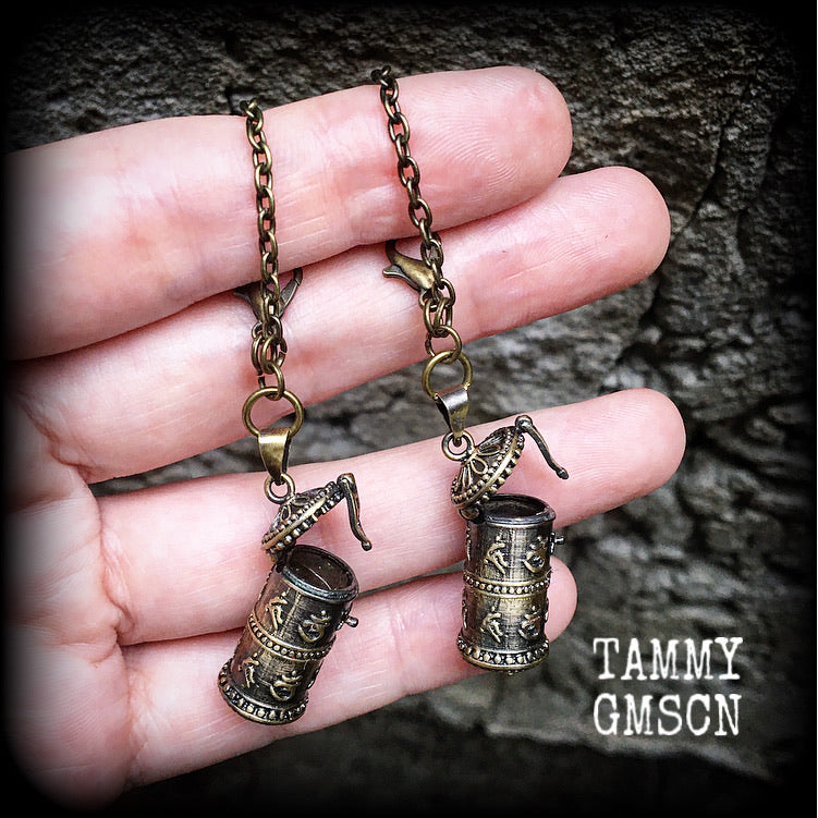 Pet ashes jewelry 